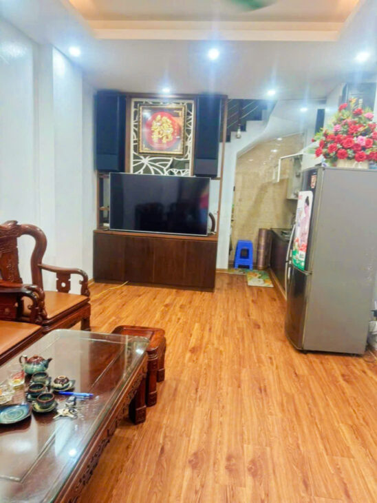 BÁN NHÀ THCHJ BÀN LONG BIÊN – HIẾM – NHÀ 5 TẦNG, 5.15 T.Ỷ (TL)- NGÕ NÔNG, RỘNG OTO 7 CHỖ RA, VÀO