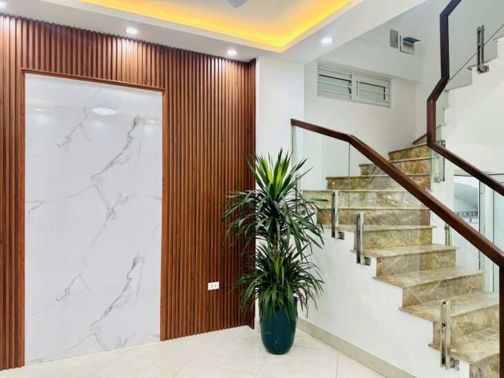 Bán ngôi nhà Ngô Gia Tự – Long Biên – 48m – trước mặt: 4m3 – Xây 3 tầng