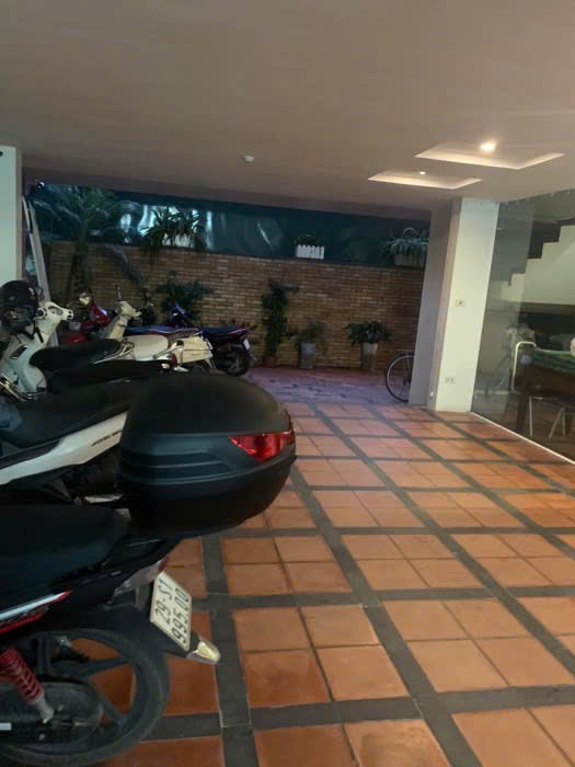 Bán căn hộ dịch vụ 100m2, 6 tầng, thang máy, MT 8m, ngõ ô tô, 27.2 tỷ, Đặng Thai Mai – Tây Hồ