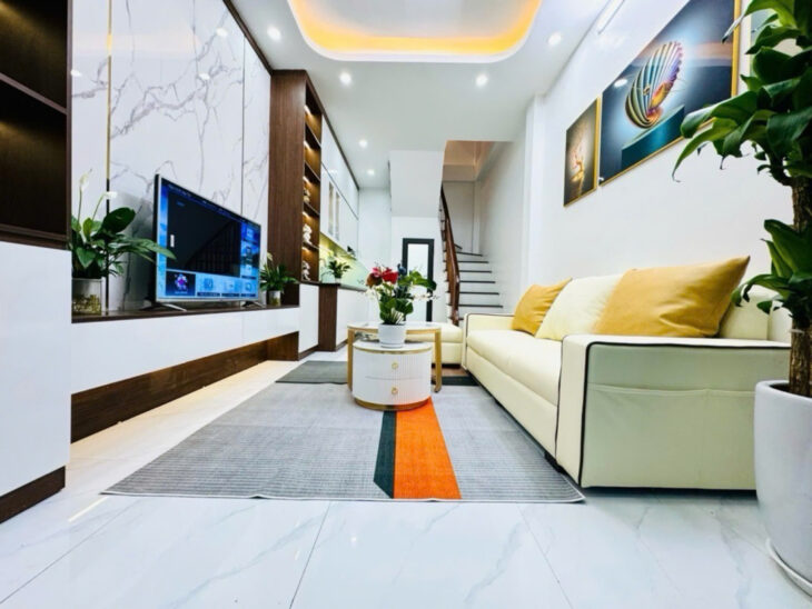 NHÀ ĐẸP KHƯƠNG TRUNG – GẦN Ô TÔ – GẦN HỒ – NỘI THẤT XỊN ĐẸP Y HÌNH Ở NGAY- CHỈ NHỈNH 5T