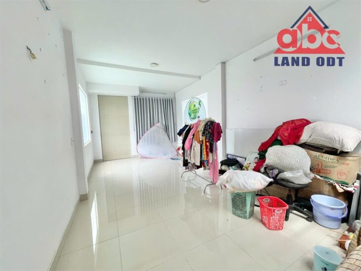 NP1015 Nhà 4 lầu đường lý văn sâm, kinh doanh tấp nập. đông người qua lại