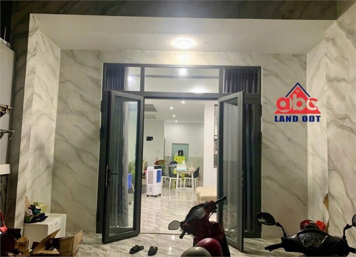 chuyển công tác cần bán gấp nhà đẹp mới hoàn thiện đầu năm 2023. xóm đạo an ninh