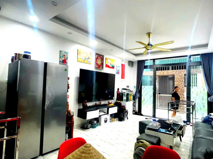 BÁN NHÀ RIÊNG NGÕ THỐNG NHẤT- LONG BIÊN ,42M2,4 TẦNG, MẶT TIỀN 5M,4.5 TỶ.