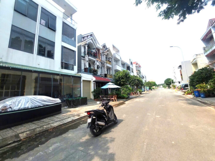 HÀNG HiẾM, Kdc VIP Linh Xuân, Thủ Đức, DTT 90m2 ( 5 x 18 ) Vuông vức, giá nhỉnh 5T.