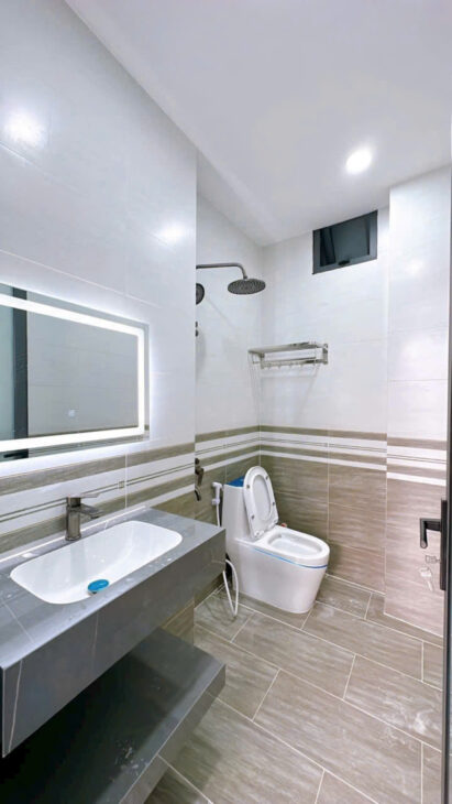 NGAY SÁT MẶT TIỀN Q4 NHÀ ĐÔI NGANG 7.7 DÀI 7.8 XÂY MỚI 4 TẤM CHỈ 89 TRIỆU M