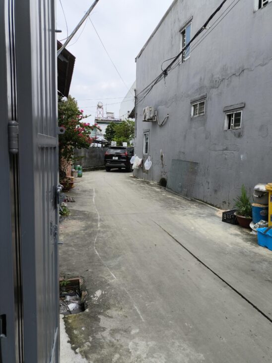 BÁN NHÀ MỸ HOÀ 1 HOT NHẤT TRUNG CHÁNH HÓC MÔN – GIÁ CHỈ 2.85 Tỷ – SHR HẺM Ô TÔ THÔNG. LH 0326507188