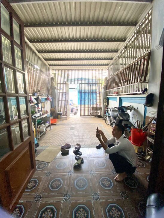 BÁN NHÀ 2 TẦNG MẶT TIỀN HIỆP THÀNH 44 – VỊ TRÍ VỪA Ở VỪA KINH DOANH ĐỈNH – XE 7 CHỖ NGỦ TRONG NHÀ –