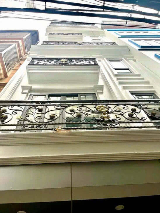 Bán CCMN Trần Quốc Hoàn 85mx6 tầng THANG MÁY, MT rộng, doanh thu cao 16.5 tỷ.