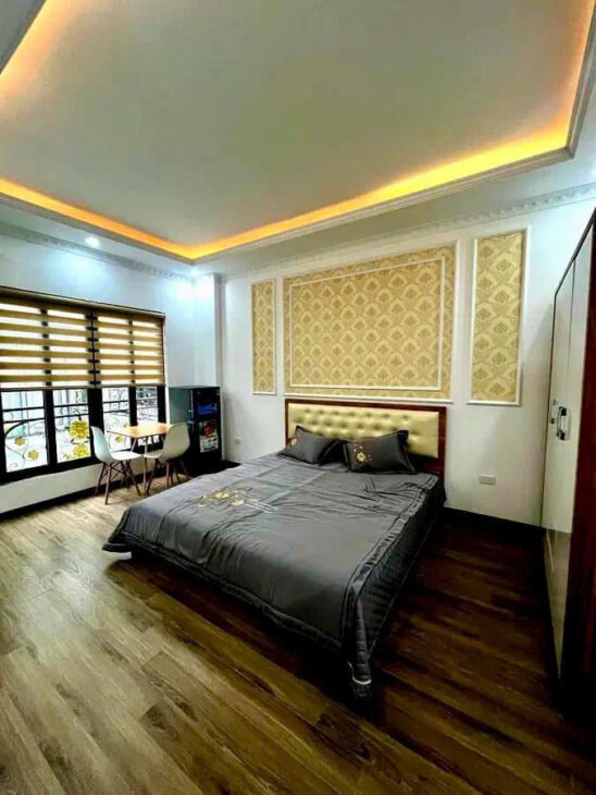 Bán CCMN Trần Quốc Hoàn 85mx6 tầng THANG MÁY, MT rộng, doanh thu cao 16.5 tỷ.