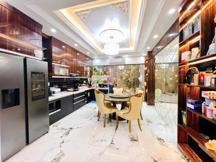 Siêu phẩm xây mới độc lập 5 tầng có thang máy tại khu phân lô phố Tây Văn Cao, ô tô đỗ cửa