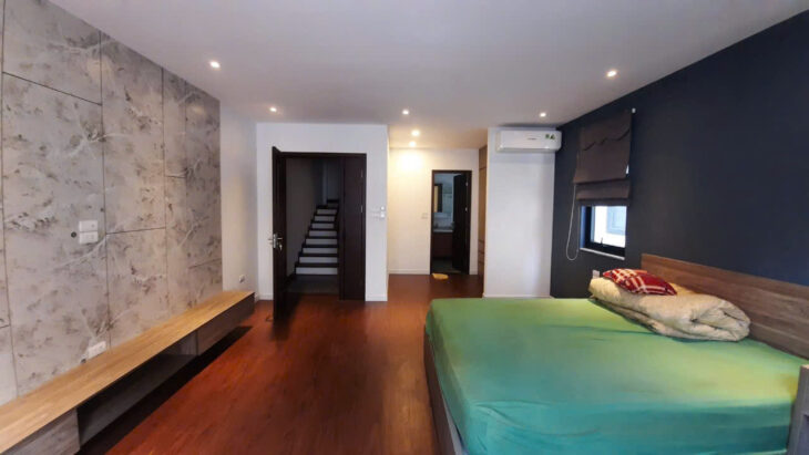 HIẾM – NHÀ NGỌC THUỴ – LONG BIÊN – 38M – 4 TẦNG – GIÁ 7 TỶ DÂN XÂY CHẮC CHẮN – Ô TÔ ĐỖ CỬA – NGÕ