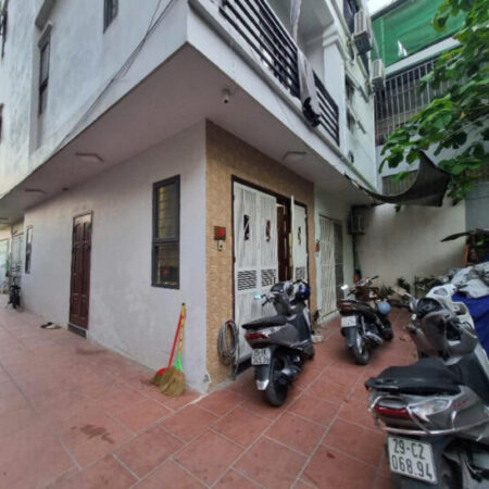 CHỦ NHÀ CẦN BÁN GẤP CĂN NHÀ TẠI NGỌC THUỴ LONG BIÊN. 30M, 5 TẦNG, MẶT TIỀN 4,1M. GIÁ NHỈNH 5