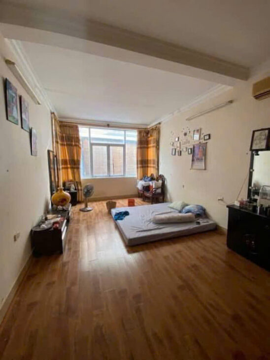 BÁN NHÀ BỒ ĐỀ LONG BIÊN, 41M,3 TẦNG, MT 4,1M, NGÕ 3M GIÁ NHỈNH 8 TỶ 1 CHÚT XÍU NHÀ DÂN XÂY CHẮC,