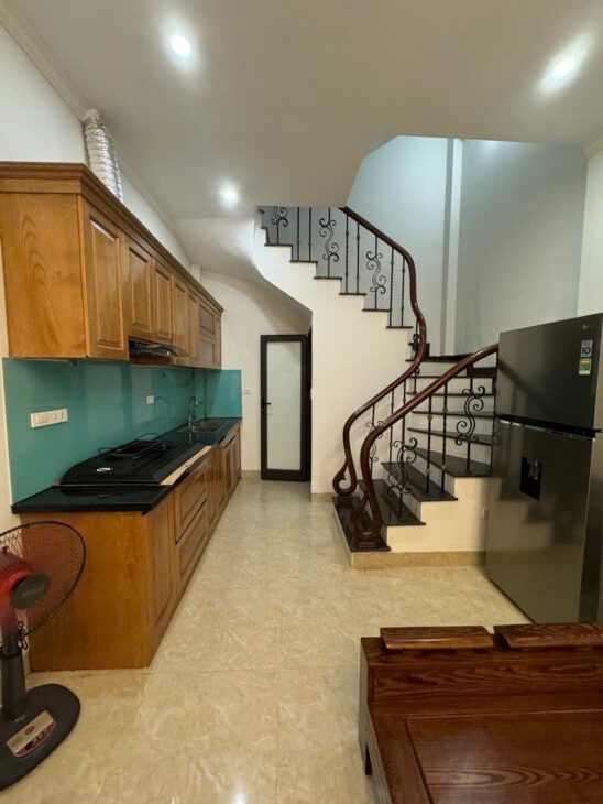 BÁN NHÀ HOA LÂM- VIỆT HƯNG- LONG BIÊN. DIỆN TÍCH 33M, NHÀ 5 TẦNG, TẶNG FULL NỘI THẤT. GIÁ 5.4 TỶ