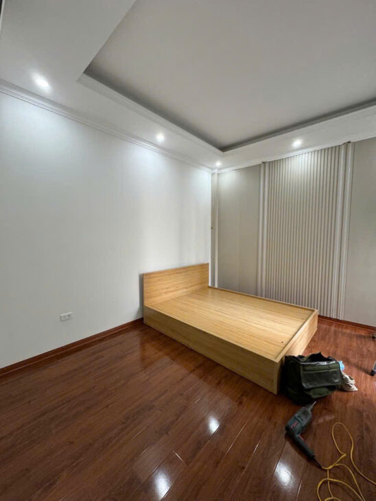 BÁN NHÀ HOA LÂM- VIỆT HƯNG- LONG BIÊN. DIỆN TÍCH 33M, NHÀ 5 TẦNG, TẶNG FULL NỘI THẤT. GIÁ 5.4 TỶ