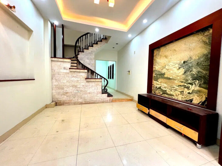 Bán nhà 40m², 5 tầng, 4PN, 4WC, Ngọc Trì, Thạch Bàn, Long Biên – 7.2 tỷ.NGÕ Ô TÔ.