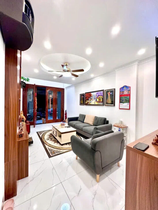 Bán nhà 6 tầng, 32m², 4PN, 4WC, Long Biên – 8.2 tỷ.FULL NỘI THẤT, Ô TÔ ĐỖ CỔNG.