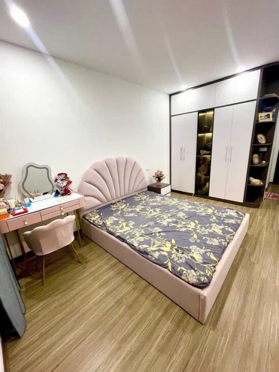 Bán nhà 6 tầng, 32m², 4PN, 4WC, Long Biên – 8.2 tỷ.FULL NỘI THẤT, Ô TÔ ĐỖ CỔNG.