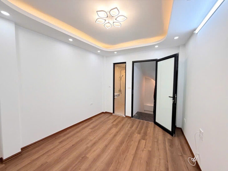 Bán nhà 30m² 4 tầng, ngõ 8/3, Hai Bà Trưng, 4.7 tỷ, sổ đỏ Bán nhà 2PN, 3WC, 30m², ngõ 8/3, Hai Bà