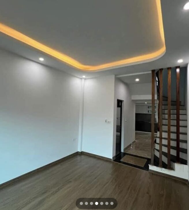 BÁN NHÀ ĐẸP, HIẾM LA KHÊ, NGÕ Ô TÔ TRÁNH 40 M2 X 5 TẦNG, GIÁ 5.5 TỶ