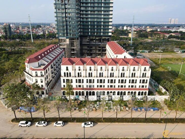 Liền kề vừa ở vừa kinh doanh tại Sunshine Golden River Ciputra.DT 98m2,5 tầng + 1 hầm. Giá 30.5 tỷ