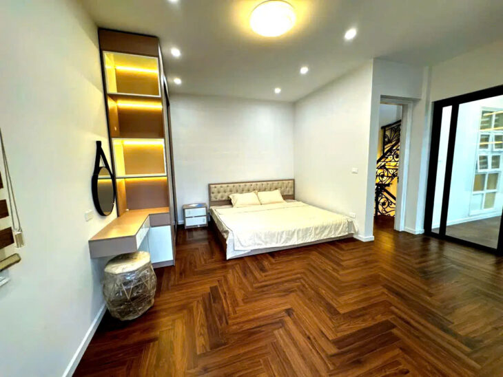 NHÀ ĐẸP 4 TẦNG PHỐ HỒNG TIẾN 59M2 X 10.9 TỶ. FULL NỘI THẤT,LÔ GÓC, NGÕ RỘNG.LONG BIÊN.