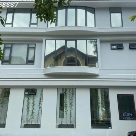 Bán Biệt thự 2MT khu compound Thảo Điền Q2 DT450m2, cách sông SG 100m