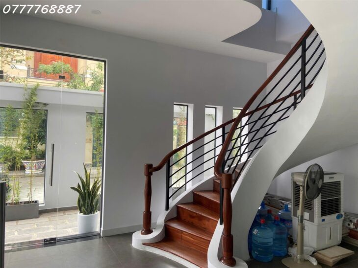 Bán Biệt thự 2MT khu compound Thảo Điền Q2 DT450m2, cách sông SG 100m