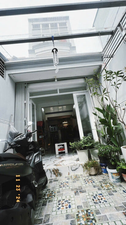 Sát mặt tiền Q4 Ngang 3 Dài 15 – 3 tấm dưới 4 tỷ q4