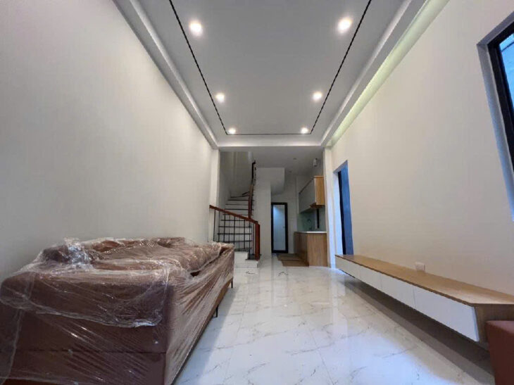 SIÊU GIẢM DUY NHẤT HÔM NAY -NHÀ ĐẸP LONG BIÊN NGOC GẦN Ô TÔ DT 32M THỰC TẾ 42M GIÁ NHỈNH 6 TỶ