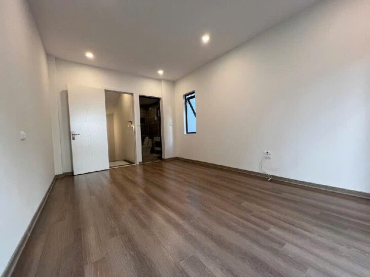 SIÊU GIẢM DUY NHẤT HÔM NAY -NHÀ ĐẸP LONG BIÊN NGOC GẦN Ô TÔ DT 32M THỰC TẾ 42M GIÁ NHỈNH 6 TỶ