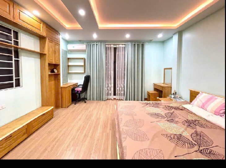 HIẾM -NHÀ 5 TẦNG SÁT CHỢ NGỌC THỤY – 10M RA ÔTÔ TRÁNH -GIÁ 6 TỶ9 FULL NỘI THẤT – KHU VỰC NHIỀU