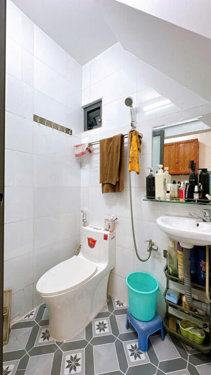 XE HƠI NGAY NHÀ ĐÚC XÂY MỚI 5 TẤM DƯỚI 3 TỶ