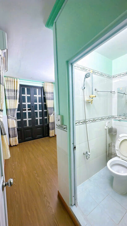 XE HƠI NGAY NHÀ ĐÚC XÂY MỚI 5 TẤM DƯỚI 3 TỶ