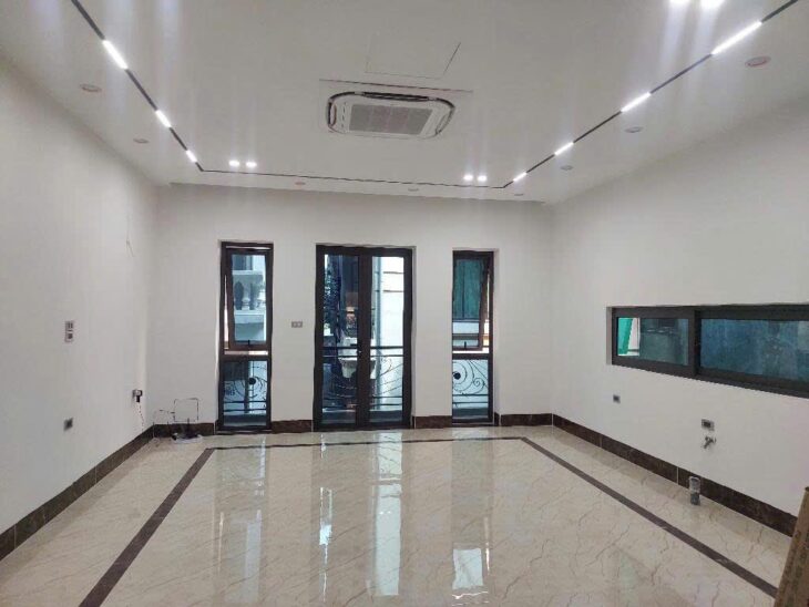 Bán nhà mặt phố Đa Sĩ-Hà Đông, mới xây, thang máy, DT 54m x 5T, MT 4m . Giá : 13 tỷ