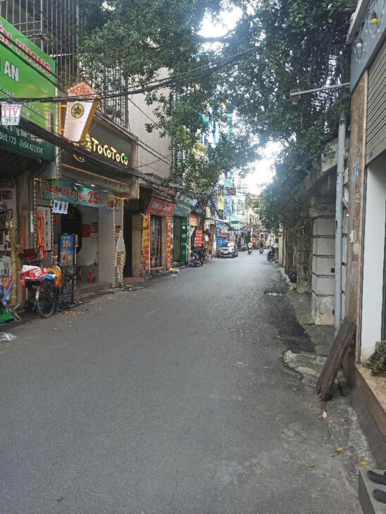 ????Bán nhà mặt phố Bồ Đề 5 tầng x 40m + Mặt phố, vị trí đẹp, kinh doanh sầm uất.