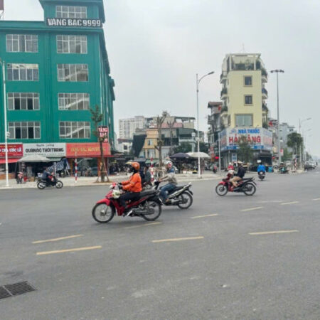 QUÁ ĐẸP-NGỌC THỤY NNGÕ Ô TÔ VÀO ĐẤT-THÔNG SỐ ĐẸP 20MÉT RA ĐƯỜNG HỒNG TIẾN CẠNH CÔNG VIÊN NGỌC