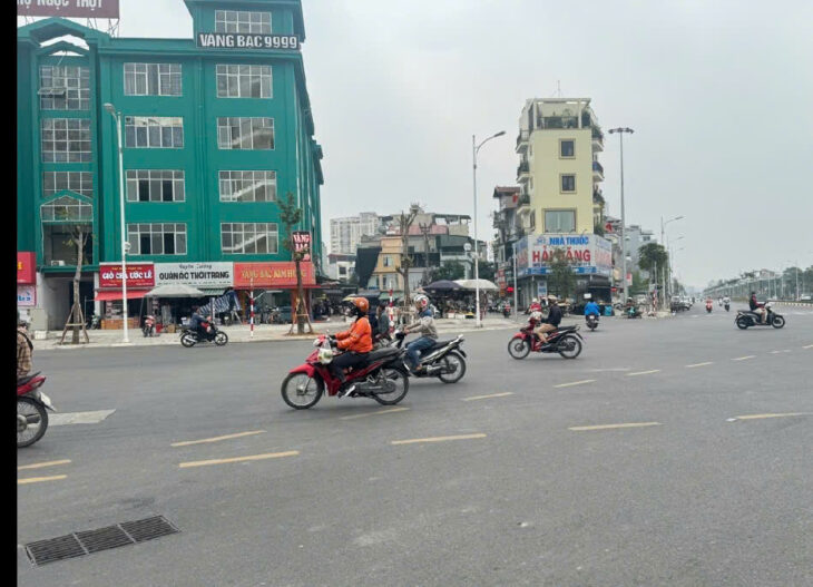 QUÁ ĐẸP-NGỌC THỤY NNGÕ Ô TÔ VÀO ĐẤT-THÔNG SỐ ĐẸP 20MÉT RA ĐƯỜNG HỒNG TIẾN CẠNH CÔNG VIÊN NGỌC