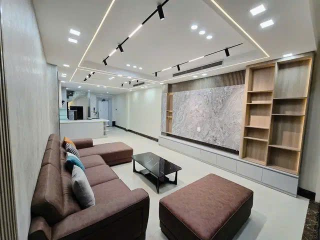 Cực hiếm -7 tầng thang máy – gara 2 ô tô – Nguyễn Văn Cừ, Long Biên – 16.x tỷ