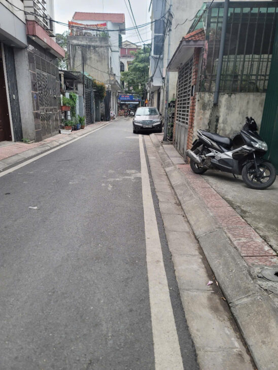 Đất Vàng – Bán Đất Đức Giang – Tặng Hồ Sơ Cấp Phép Thi Công – Ngõ Ô Tô Đỗ Cửa – Tiện Ích Ngập Tràn