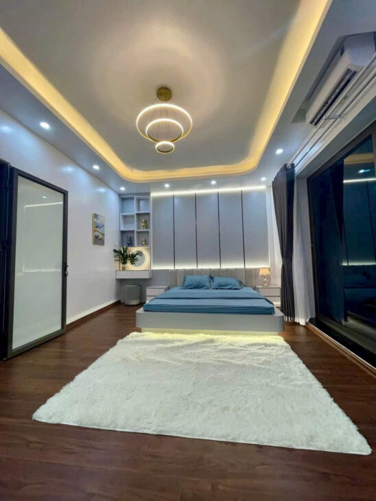 Bán nhà Mặt Phố Vạn Phúc 56m2, MT 4.5m, Ô tô vỉa hè, Giá đẹp 19,8 tỷ
