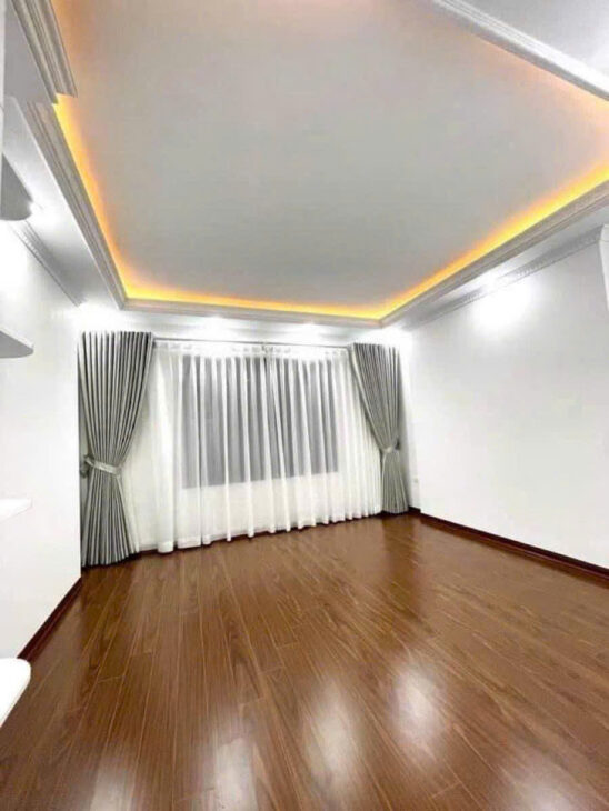 NHÀ ĐẸP PHỐ CẦU GIẤY – 40M2 x 5T – MT 4.2M – 7.65 TỶ – NHÀ ĐẸP – NGÕ THOÁNG – Ô TÔ ĐỖ 24/7