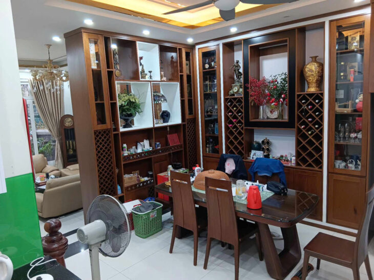 Bán nhà riêng tại ngõ 304 Lê Duẩn, 19,8 tỷ, 93m2, 5PN, 4WC, giá tốt, chính chủ