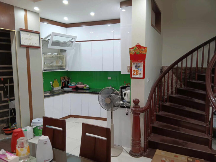 Bán nhà riêng tại ngõ 304 Lê Duẩn, 19,8 tỷ, 93m2, 5PN, 4WC, giá tốt, chính chủ