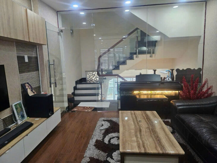 CÔNG SUẤT CHO THUÊ 50TR/THÁNG-MẶT TIỀN KINH DOANH ĐƯỜNG SỐ 5 NGAY CHỢ TÂN MỸ – NHÀ MỚI NỘI THẤT CAO