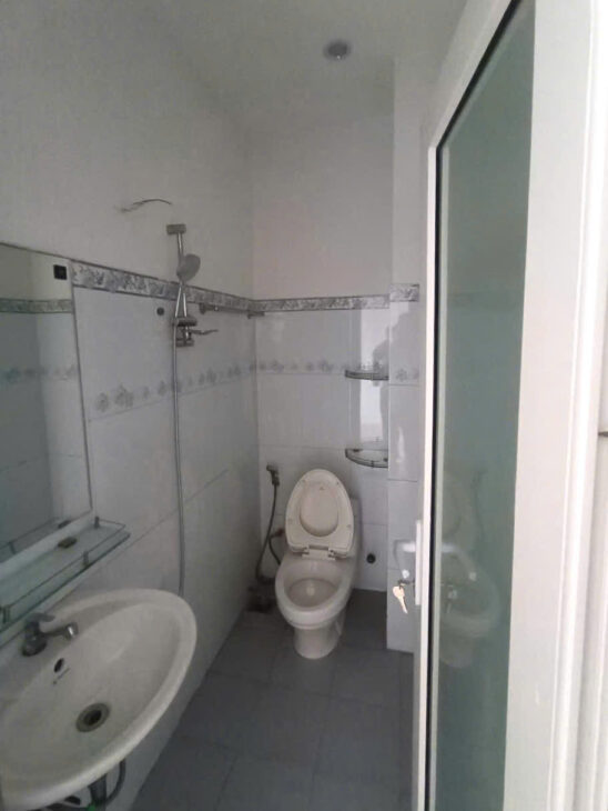 Nhà Mới, ở Ngay, HXH 5M, 4 Tầng Kiêng cố, DT 52m2 ( 4 x 13 ) giá chỉ 4ty nhỉnh