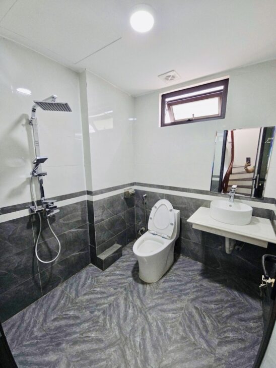 Vị trí cực đẹp Lĩnh Nam,NGÕ TO NHƯ PHỐ – CÁCH MỘT NHÀ RA OTO TRÁNH – NHÀ MỚI KÍNH KOONG