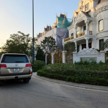 Bán biệt thự liền kề Kita Ciputra Tây Hồ. Diện tích: 140m2x 3,5T+ 1 hầm. Giá 48,84 tỷ.