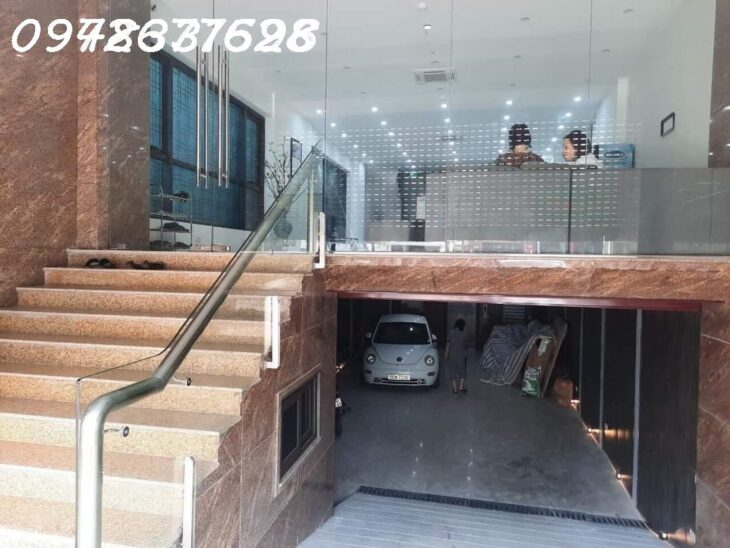 Toà nhà văn phòng Lạc Long Quân tầng thang máy, tầng hầm vỉa hè, đường 12m, 127m chỉ 24.5 tỷ