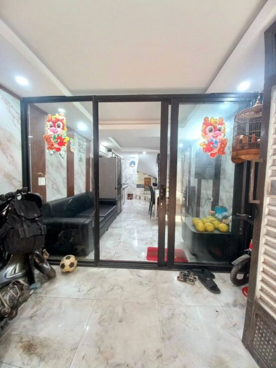Bán nhà Khương Trung giá 3.4 tỷ, diện tích 30m2, 3 tầng, mặt tiền 4m